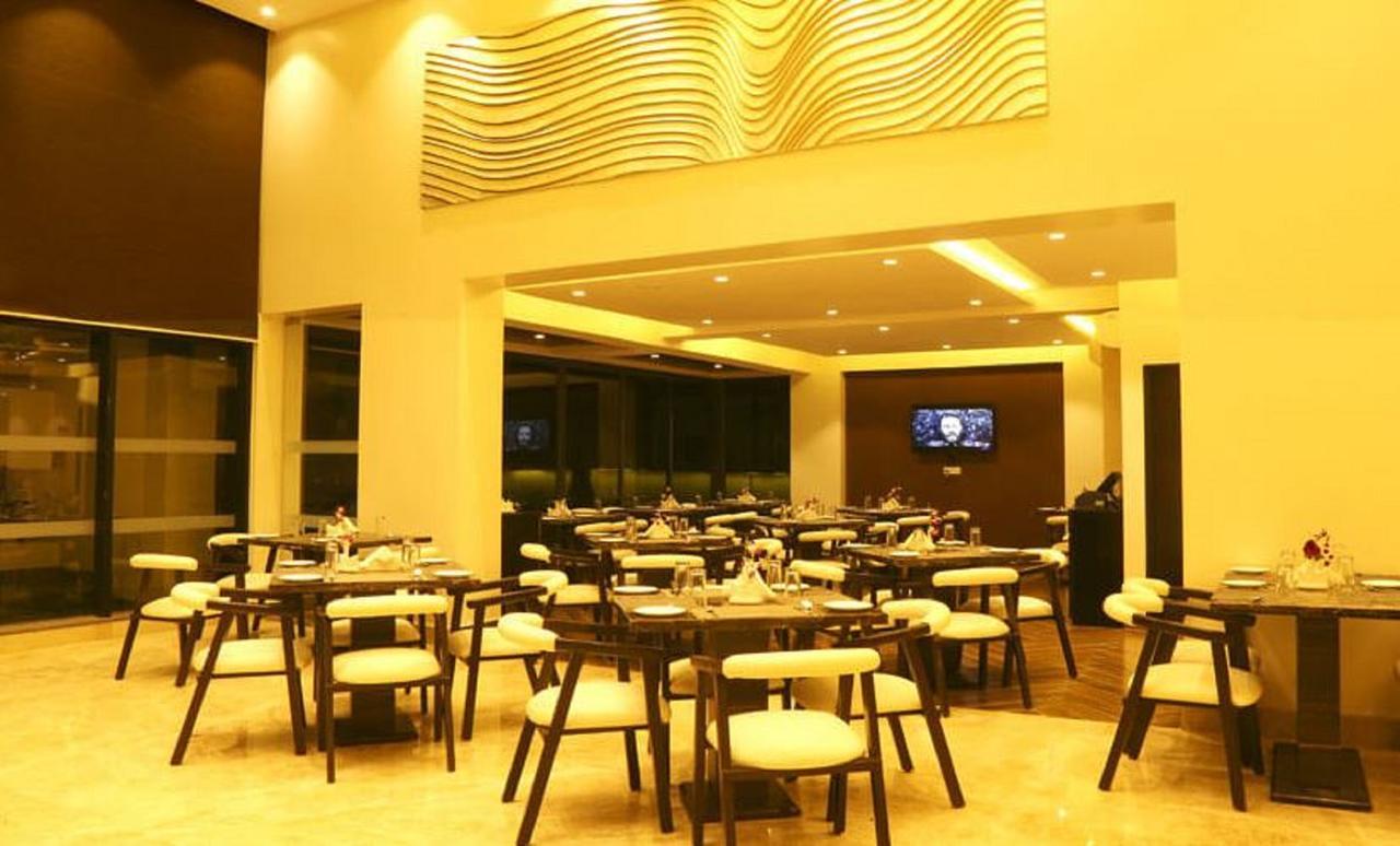 Готель The Flora Grand, Vasco, Goa Васко-Да-Ґама Екстер'єр фото